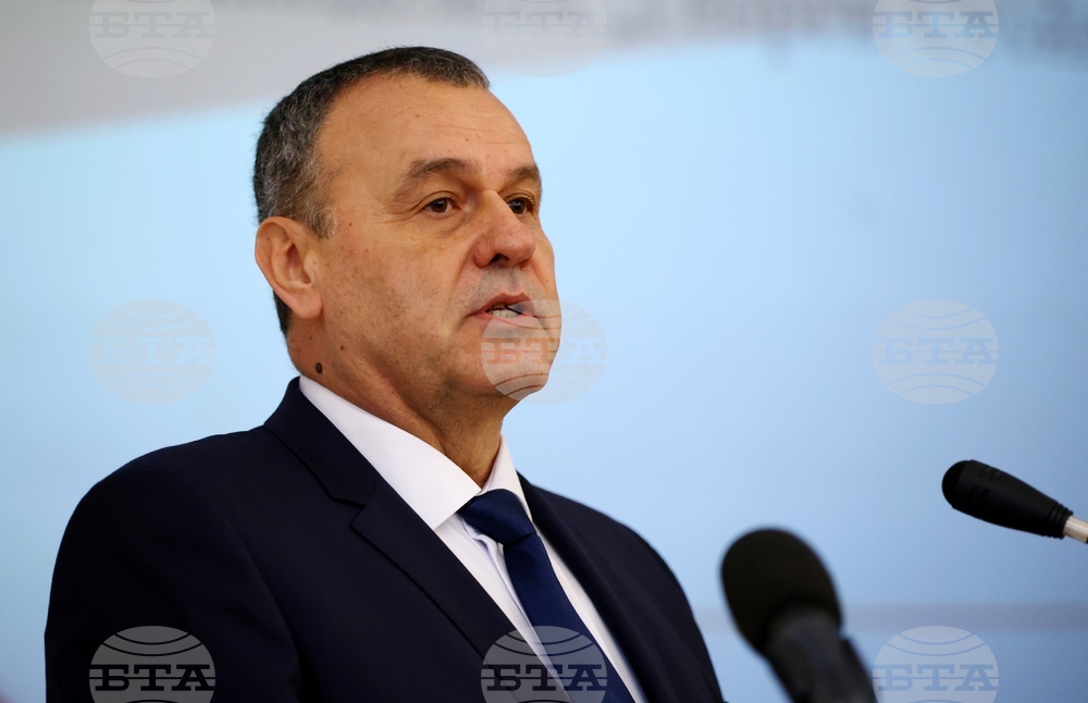 Свидетели сме ежедневно на конфликти и кризи, които правят средата за сигурност трудна за предсказване, каза заместник-министърът на отбраната Радостин Илиев