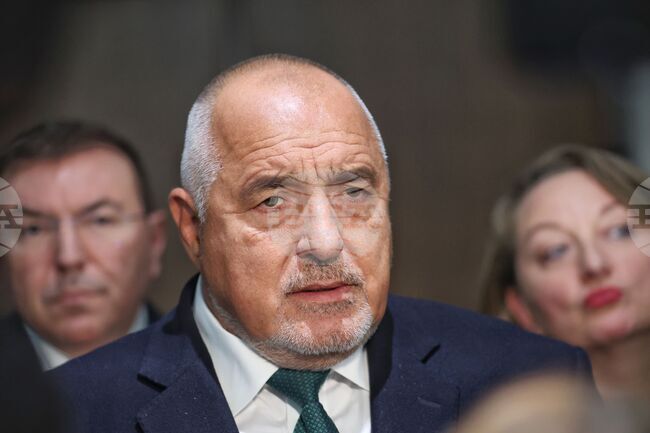 Аз лично съм преговарял, за да отпаднат санкциите, каза Бойко Борисов за санкционния списък на Великобритания