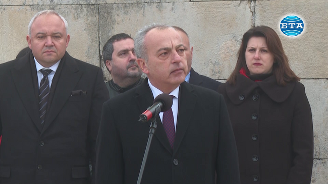 И днес родината ни има нужда от своите опълченци по дух, заяви служебният премиер Гълъб Донев на връх Шипка