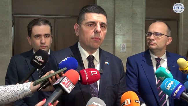 Оценките за бюджета от всички страни са крайно негативни, каза съпредседателят на "Да, България" Ивайло Мирчев