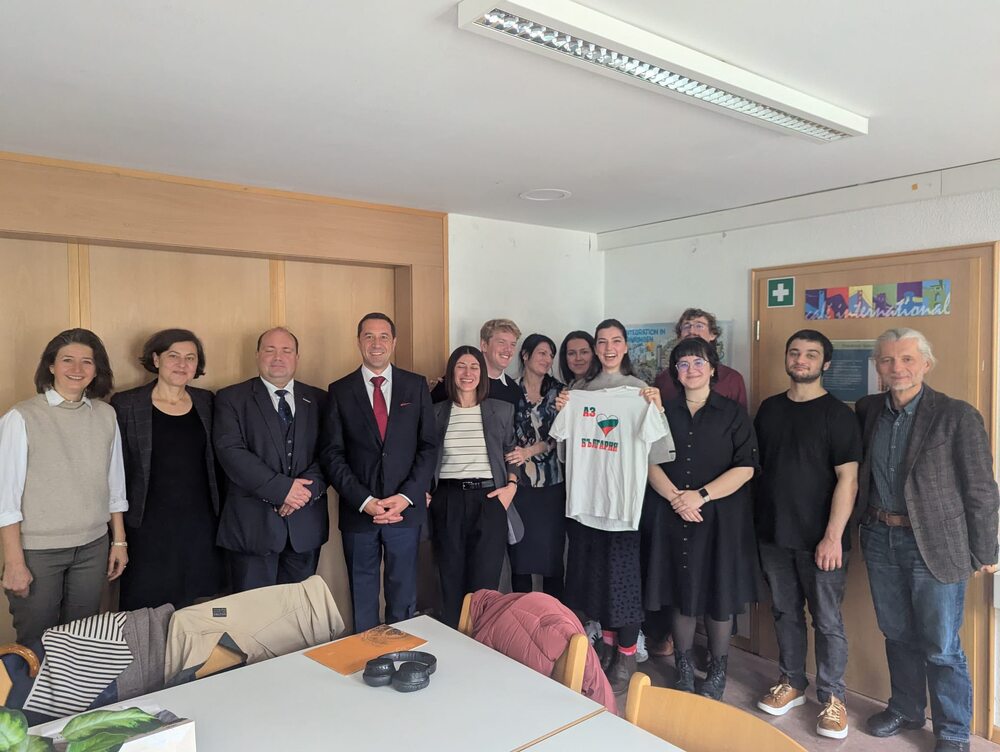 Българският посланик в Германия се срещна със студенти и преподаватели от катедрата по славистика на Университета „Фридрих Шилер“ в Йена