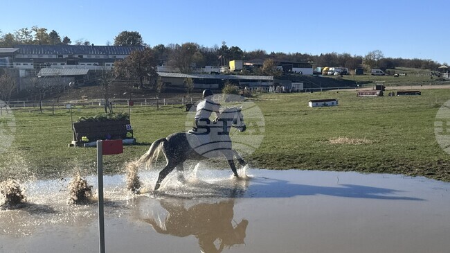 Елена Касакова и Ирина Никилова спечелиха по два медала на Държавния шампионат по всестранна езда 