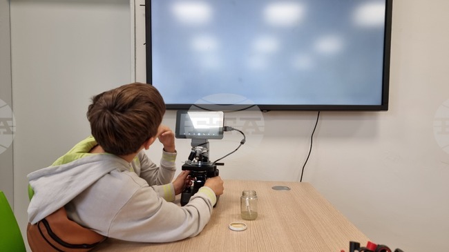 В основно училище „Св. св. Кирил и Методий“ в Кюстендил бе открит STEM център