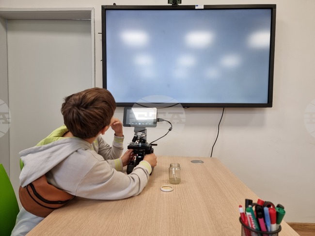 В основно училище „Св. св. Кирил и Методий“ в Кюстендил бе открит STEM център