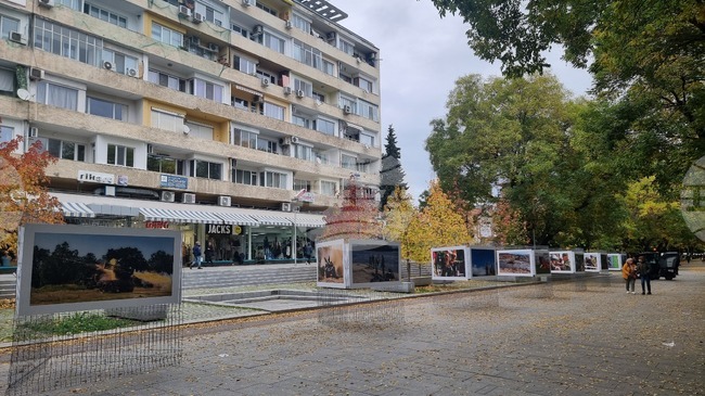 Пътуващата изложба „В служба на народ и Родина“, посветена на празника на Сухопътните войски, беше открита в Стара Загора