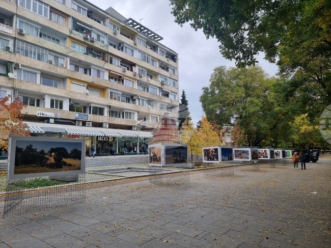 Пътуващата изложба „В служба на народ и Родина“, посветена на празника на Сухопътните войски, беше открита в Стара Загора