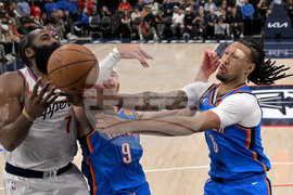 APTOPIX Thunder Clippers Basketball