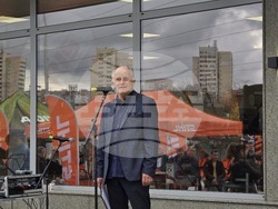 Плевен - „Дкар консулт търговски център“