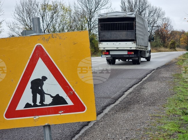Свличане на земна маса и камъни са отстранени по пътя Невестино - Бобошево