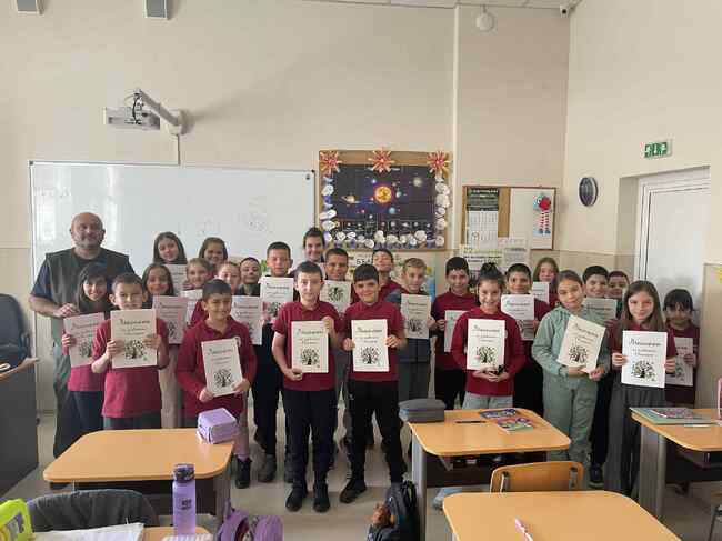 Лексикон на дърветата в България попълваха ученици от Търговище в урок по горска педагогика 