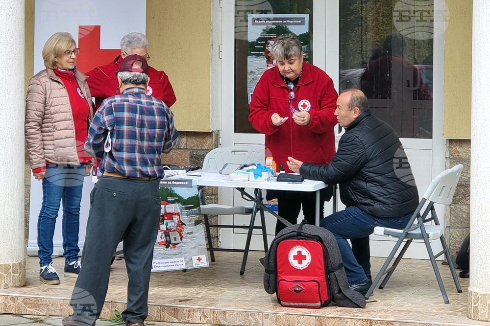 При добър интерес в област Кърджали започна изпълнението на съпътстващите мерки по Програмата за храни и основно материално подпомагане