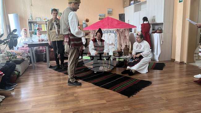 Театралната постановка „Слънца на сцената“ бе представена в Центъра за социална рехабилитация и интеграция за хора с увреждания в Шумен