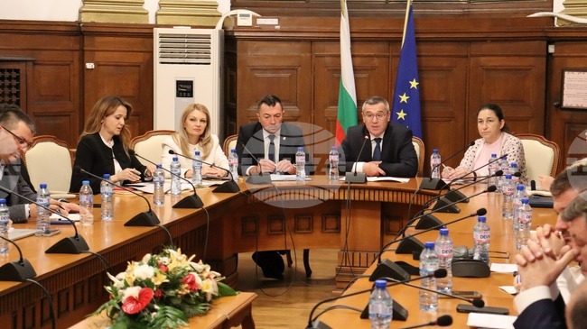 Земеделските стопани ще получат над 1 млрд. лева по интервенциите за директни плащания и схемите на държавни помощи до края на годината