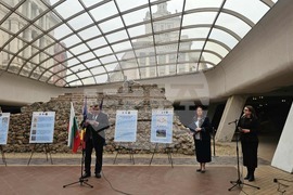 Антчен културно-комуникационен комплекс "Сердика" - "На две родини ний чада сме" - изложба