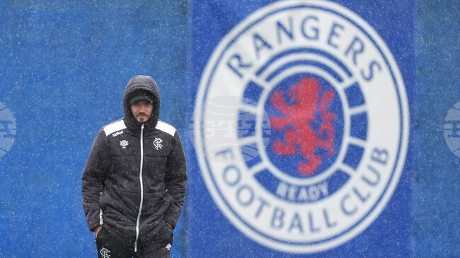 Двама от директорите на шотландския футболен гранд Рейнджърс бяха уволнени
