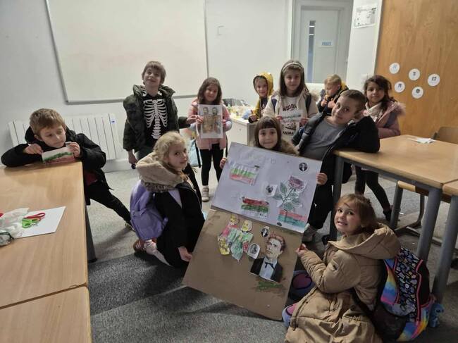 Учениците от Българското училище „Надежда Станчова – Лейди Мюър“ в Единбург отбелязаха Деня на народните будители