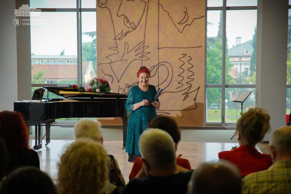 Концертът „Есенни настроения“ на вокалната студия на маестра Стефка Минева ще бъде представен на сцената на Старозагорската опера