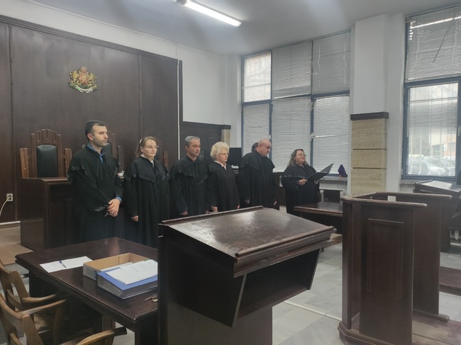 Нови съдебни заседатели положиха клетва в Районния съд в Добрич