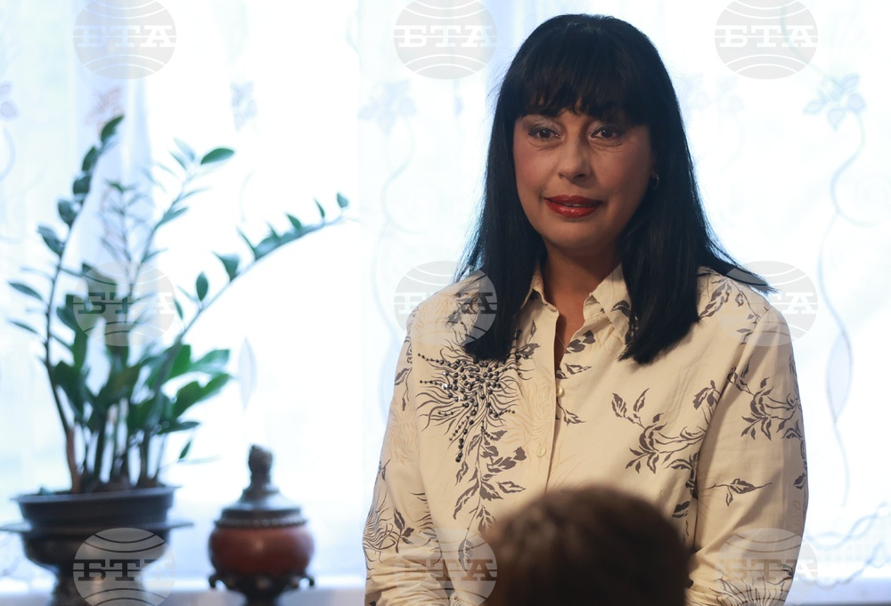 Дом „Дора Габе“ - „Ваня Петкова“ - награждаване