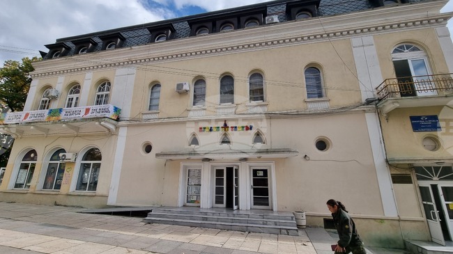 Кукленият театър в Сливен представя премиера и гостуващи спектакли през октомври