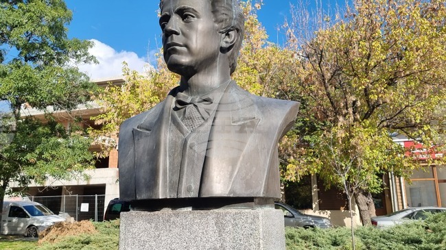 Заради лошото време общоградската церемонията по повод 153-ата годишнина от гибелта на Левски в Сливен е отменена, съобщиха от Общината 