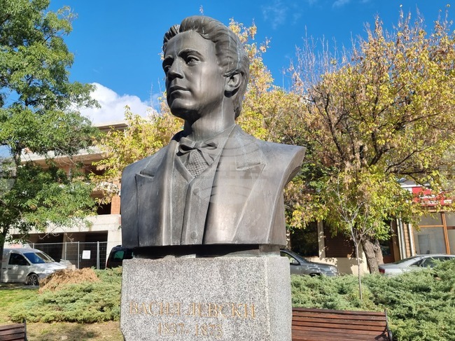 Заради лошото време общоградската церемонията по повод 153-ата годишнина от гибелта на Левски в Сливен е отменена, съобщиха от Общината 