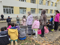 Ловеч - Детско полицейско управление - занятие със служебно куче