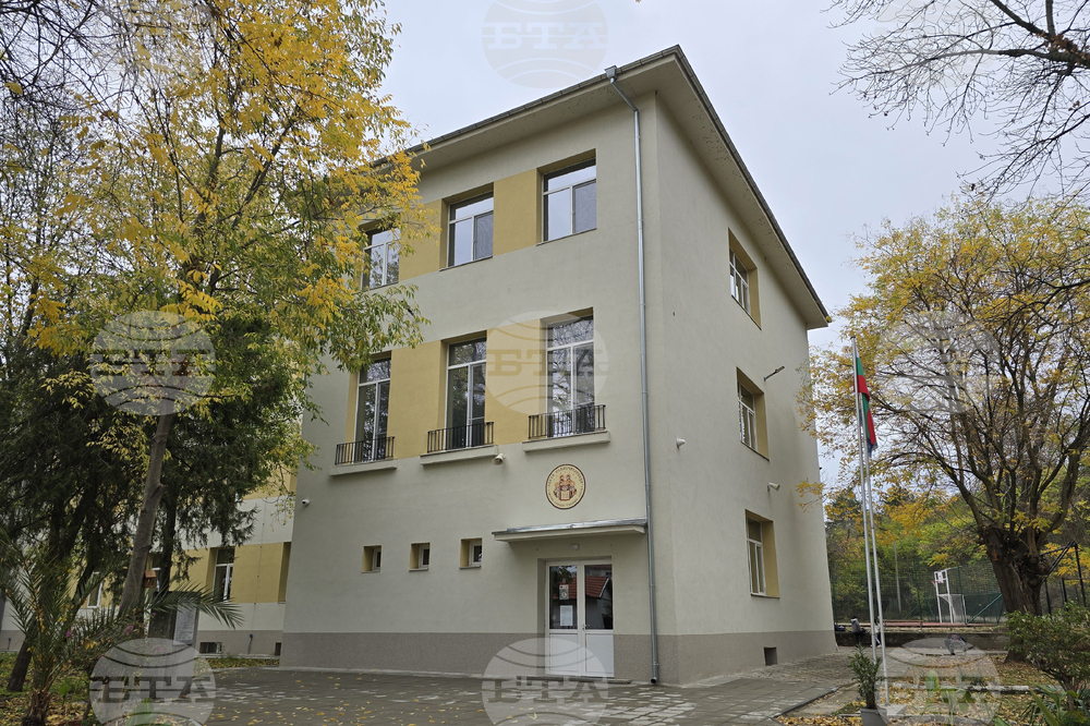 Ловеч - Детско полицейско управление - занятие със служебно куче