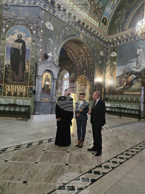 Протойереят на Спасо-Преображенската катедрала в гр. Болград посрещна Росица Кирова в духовната светиня на бесарабските българи
