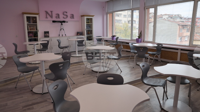 Втори СТЕМ център бе открит в Седмо СУ „Кузман Шапкарев“ в Благоевград