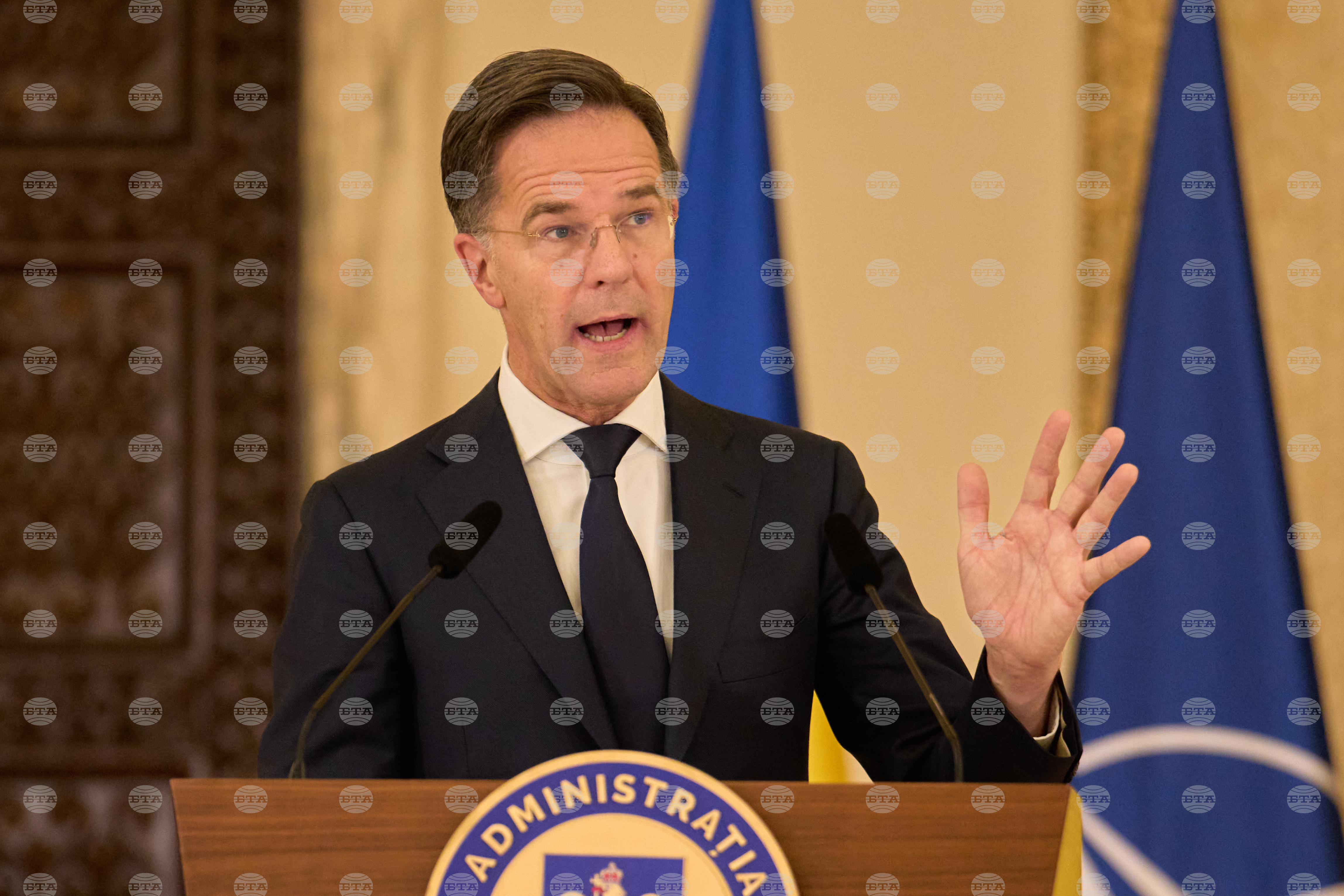 НАТО е готова да направи каквото трябва за отбрана, заяви в Букурещ генералният секретар на НАТО Марк Рюте