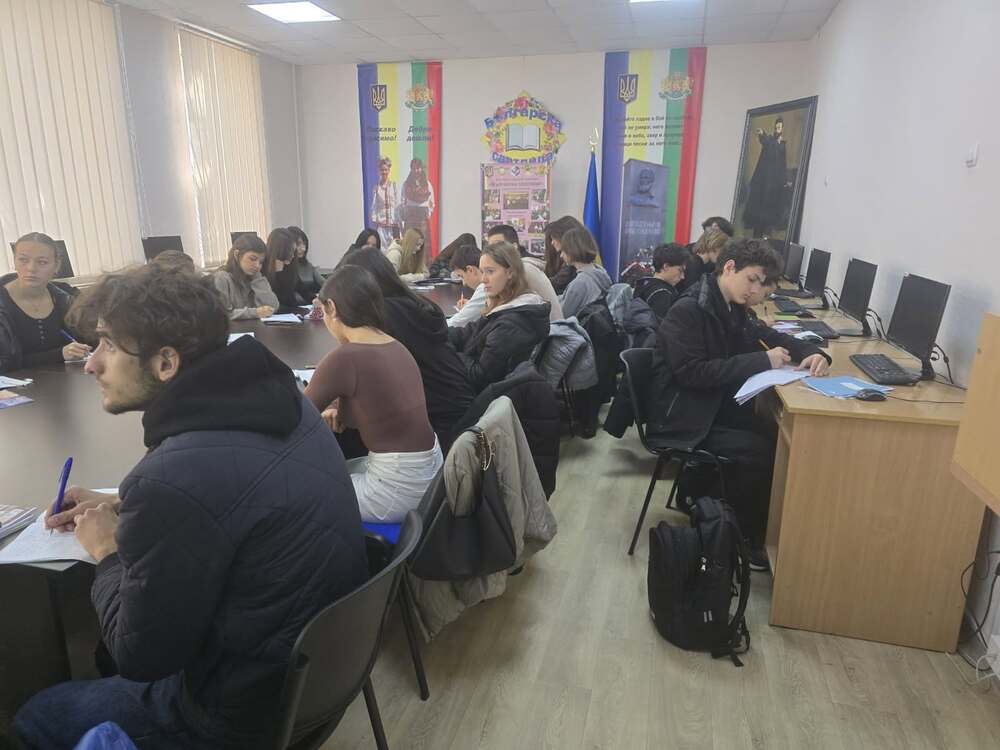 Кандидатстудентски курсове се състояха в Българското неделно училище „Българска светлица“ в Украйна