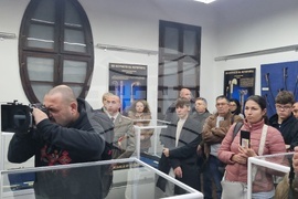 Търговище - Регионален исторически музей - „По острието на историята - колекция хладно оръжие ХIХ - ХХ век от фонда на РИМ – Търговище” - каталог