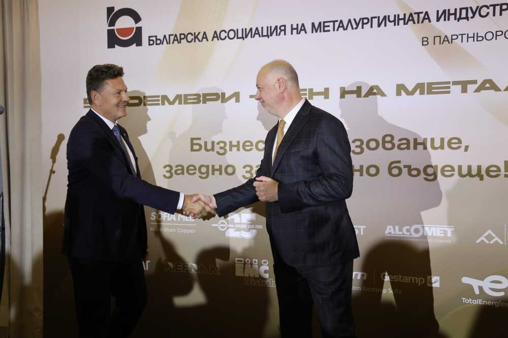 Премиерът Желязков: Троицата на диалога - работодатели, синдикати и правителство, може да работи само в своята пълнота