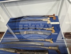 Търговище - Регионален исторически музей - „По острието на историята - колекция хладно оръжие ХIХ - ХХ век от фонда на РИМ – Търговище” - каталог