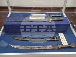 Търговище - Регионален исторически музей - „По острието на историята - колекция хладно оръжие ХIХ - ХХ век от фонда на РИМ – Търговище” - каталог