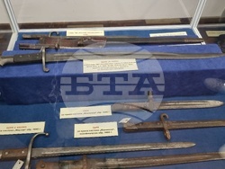 Търговище - Регионален исторически музей - „По острието на историята - колекция хладно оръжие ХIХ - ХХ век от фонда на РИМ – Търговище” - каталог