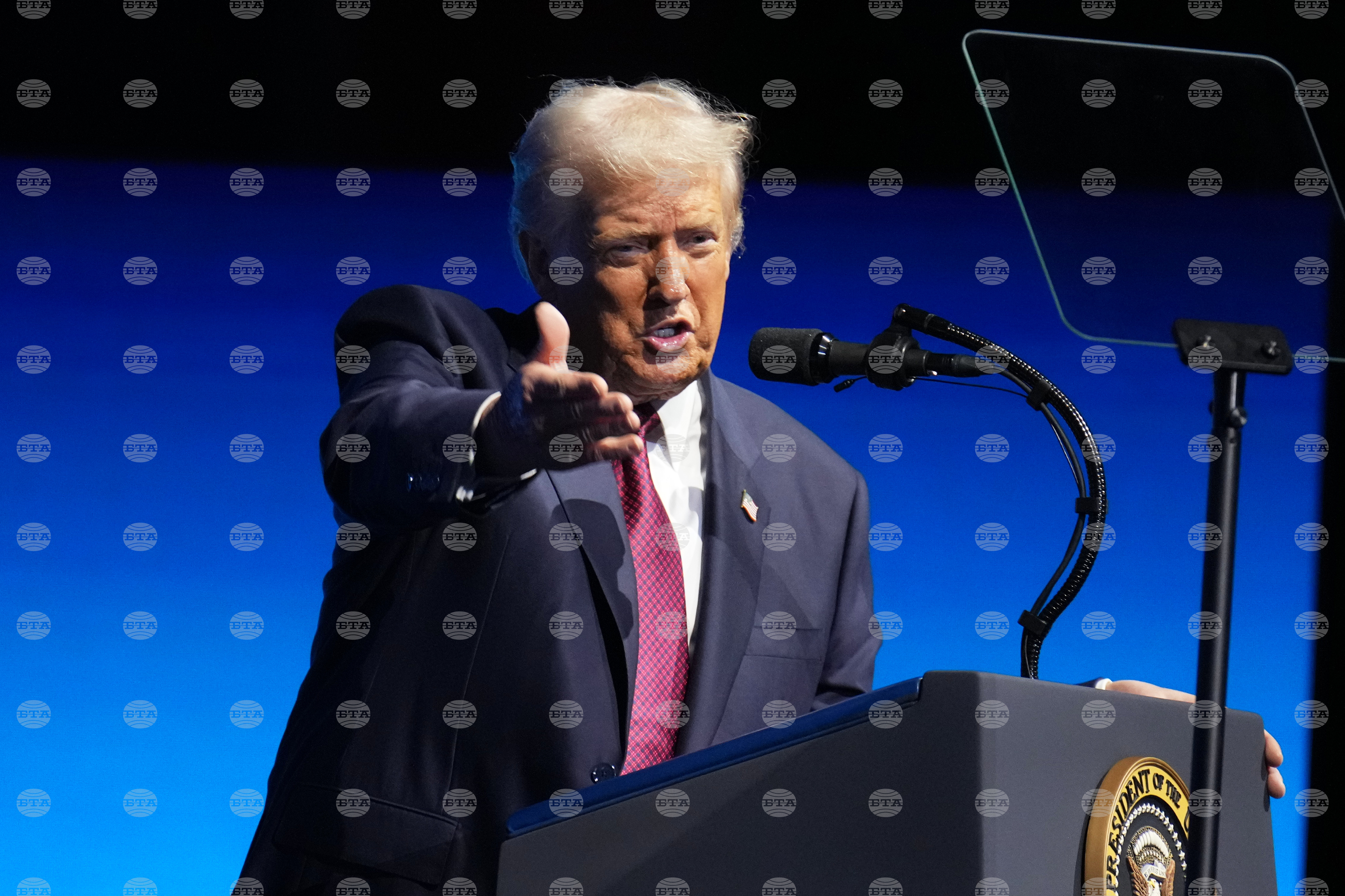 АП: Доналд Тръмп заяви, че изпраща свои представители в Москва и Киев, след като бе преработен мирният план за Украйна