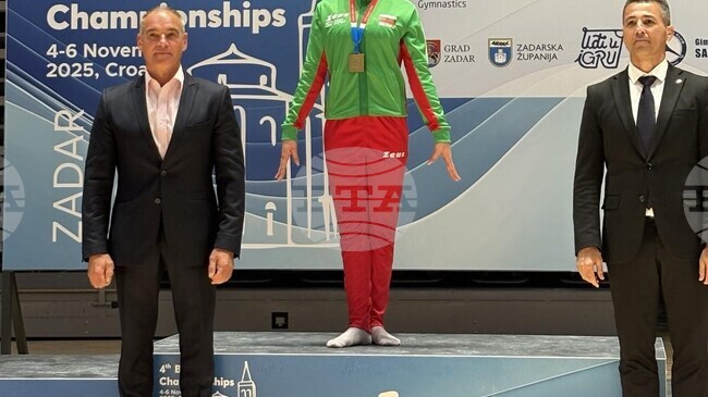 Кристин Кръстева спечели злато в многобоя и се класира за три финала на Балканиадата по спортна гимнастика в Задар