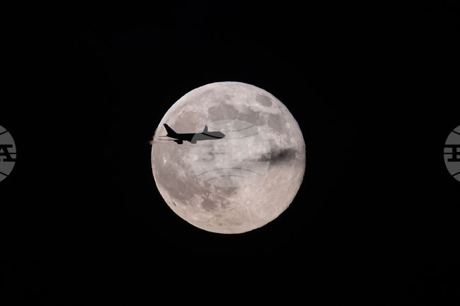 Louisville UPS Plane Crash Supermoon