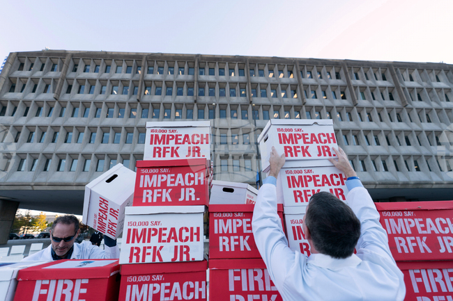 APTOPIX Remove RFK Jr. Rally