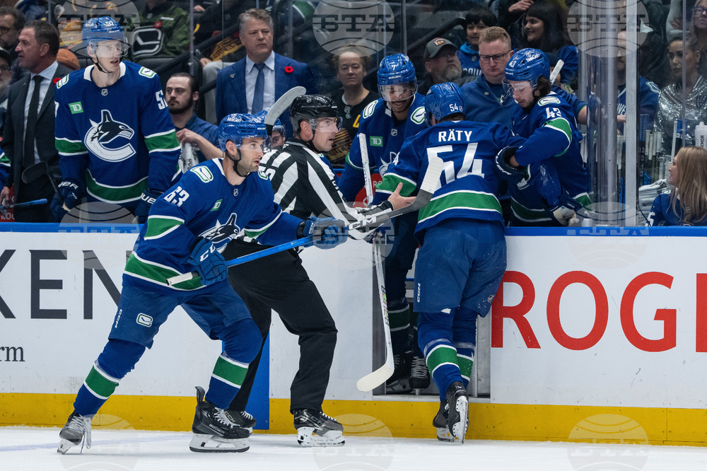 Blackhawks Canucks Hockey