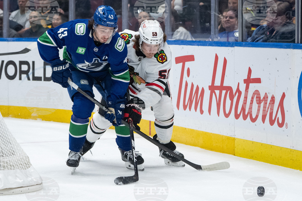 Blackhawks Canucks Hockey