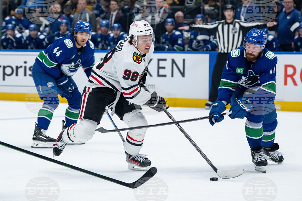 Blackhawks Canucks Hockey