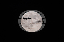APTOPIX Louisville UPS Plane Crash Supermoon