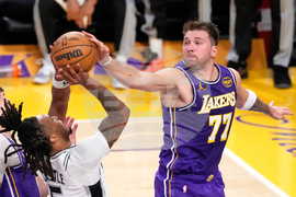 Spurs Lakers Basketball