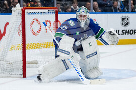 Blackhawks Canucks Hockey