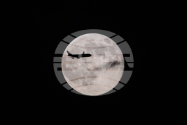 APTOPIX Louisville UPS Plane Crash Supermoon