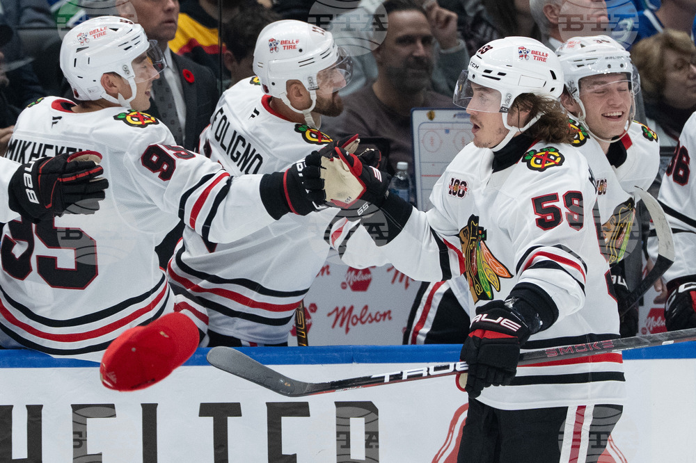 Blackhawks Canucks Hockey