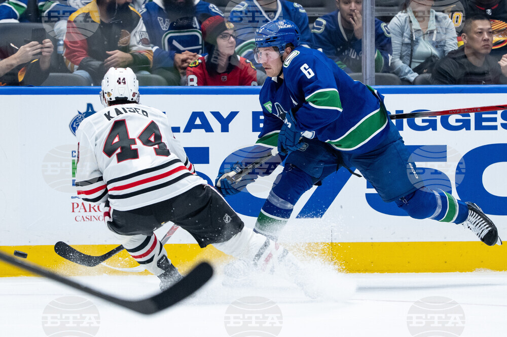 Blackhawks Canucks Hockey